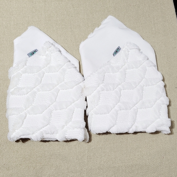 LHKIS Soft Faux Fur Diamond Design Pillow Cover (set of 2) - Picture 2 of 7